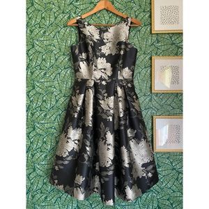 Eliza J | Metallic Floral Fit n Flare Sleeveless Dress Size 6